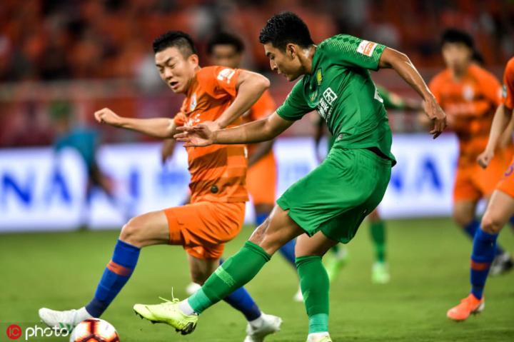 爱游戏体育-窗口期体能课后；尼斯队长鼓劲备战中超；目标明确；数据趋势出现新变化(e级教练员培训掌握短传球的力度)